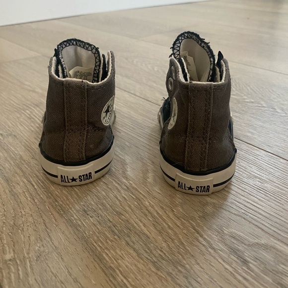 Chuck Taylor All Star Classic - Size 4C - Picture 8 of 9